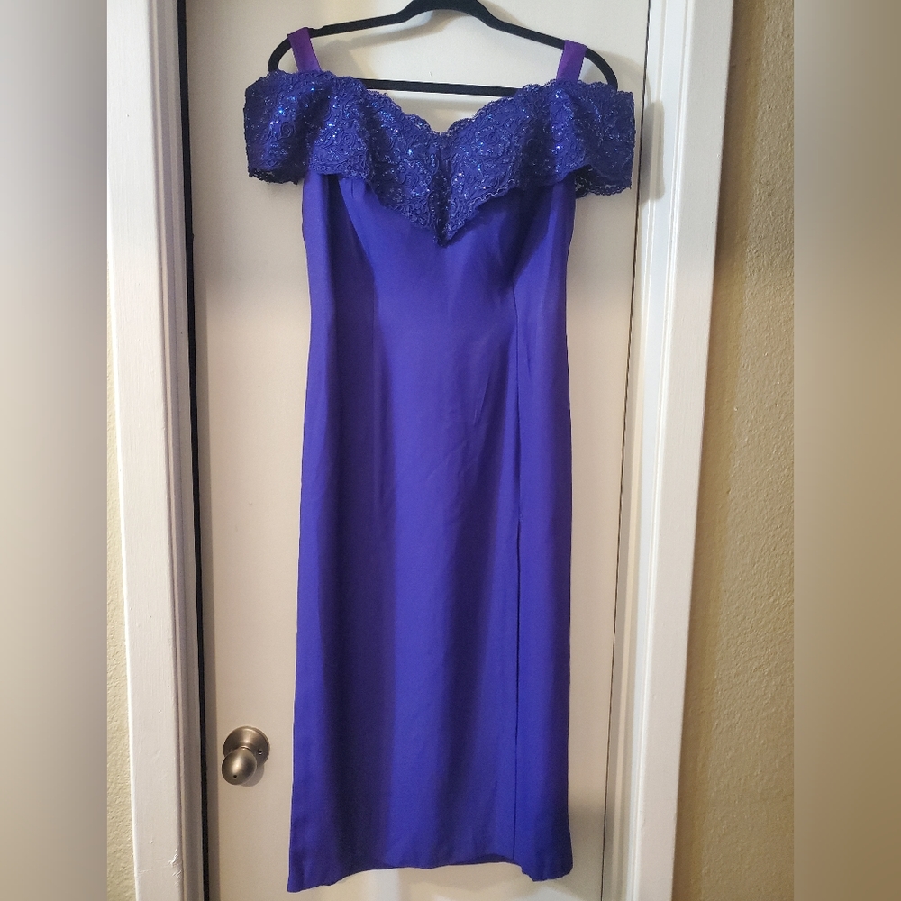 Purple vintage dress with slit